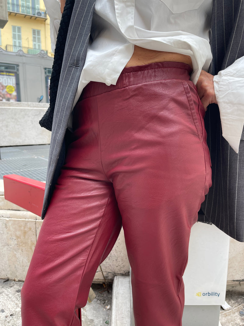 Pantalon en cuir vegan Maevy rouge